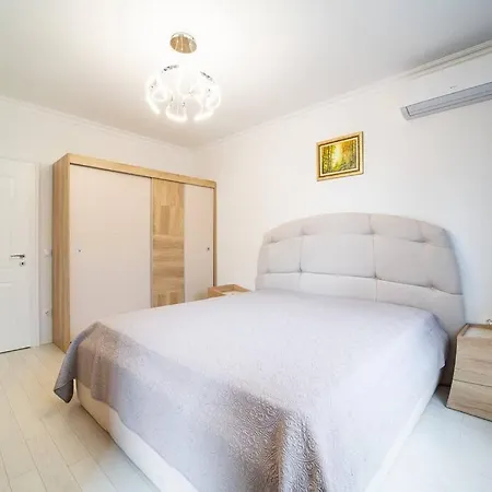 Grand Karavel Center Lux Apartament *